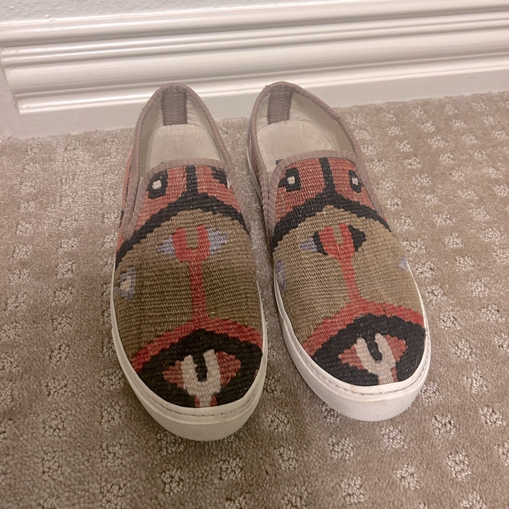Red Ipsa one of a kind women’s Kilim Sneakers. Sz 9-9.5